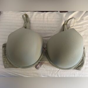 Victoria’s Secret 38DDD Light Olive Green tshirt Bra